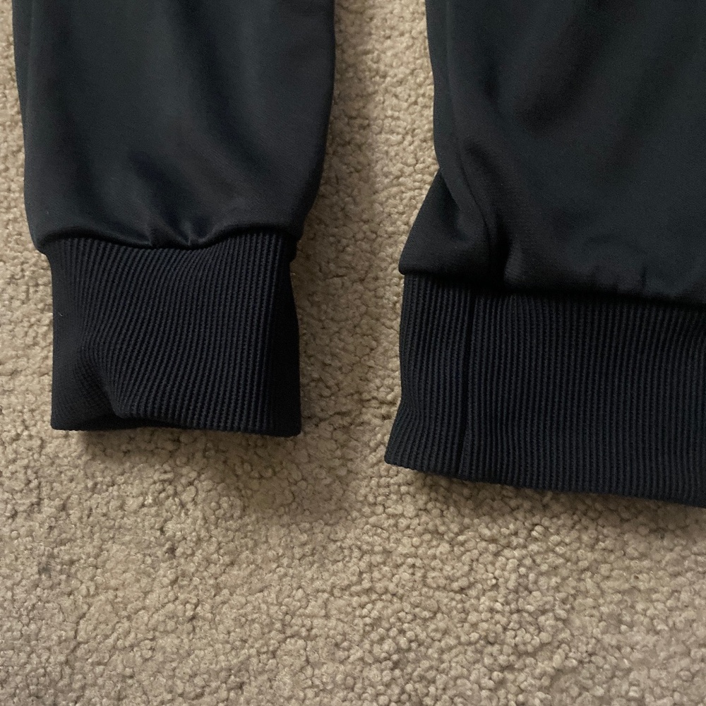 Black like new joggers